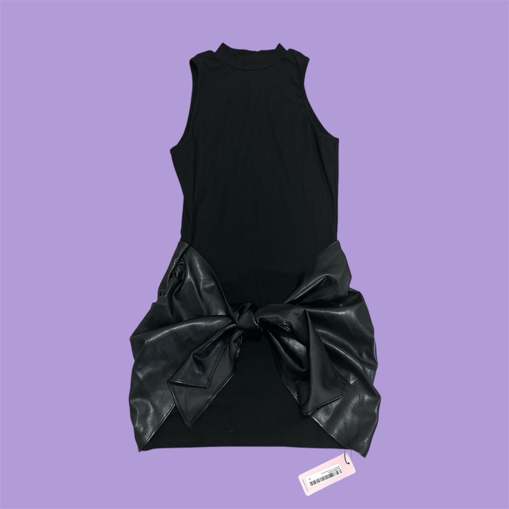 Elegant Black Mini Dress with Bow Detail